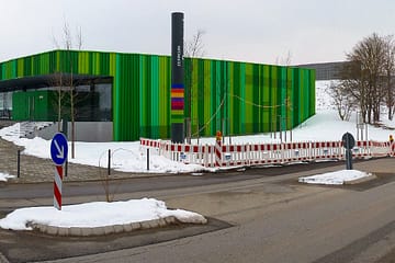 Dreifachturnhalle im Zeppelin-Sportpark ohne Zebrastreifen