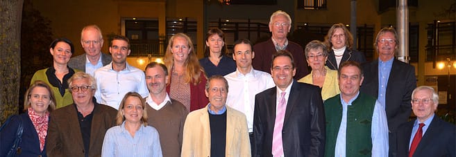 Auf dem Gruppenfoto der BfG-Stadtratskandidaten 2014 sind von links nach rechts abgebildet (Listenlatz im Klammern): Dr. Susanna Wasner (17), Margit Dürr (19), Karl-Peter Weber (24) , Dr. Karl Behler (22), Matthias Neumeier (10), Charlotte Hoppen (2), Erwin Mooseder (8), Dr. Mareike Büker (7), Hannsjörg Zeus (20), Eva-Maria Barth (9), Jens Barth (18), Norbert Fröhler (1), Alfons Kraft (4), Henrika Behler (11), Angelika Neumeier (23), Josef Euringer (5), Dr. Josef Koch (12), Franz Nikui (14)